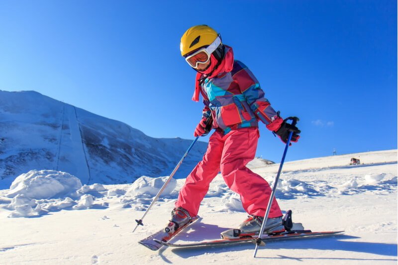 Child skiing inspiresport